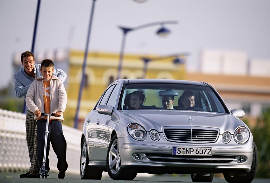  Mercedes-Benz E-Class 2002 года  (фото 386 из 448)